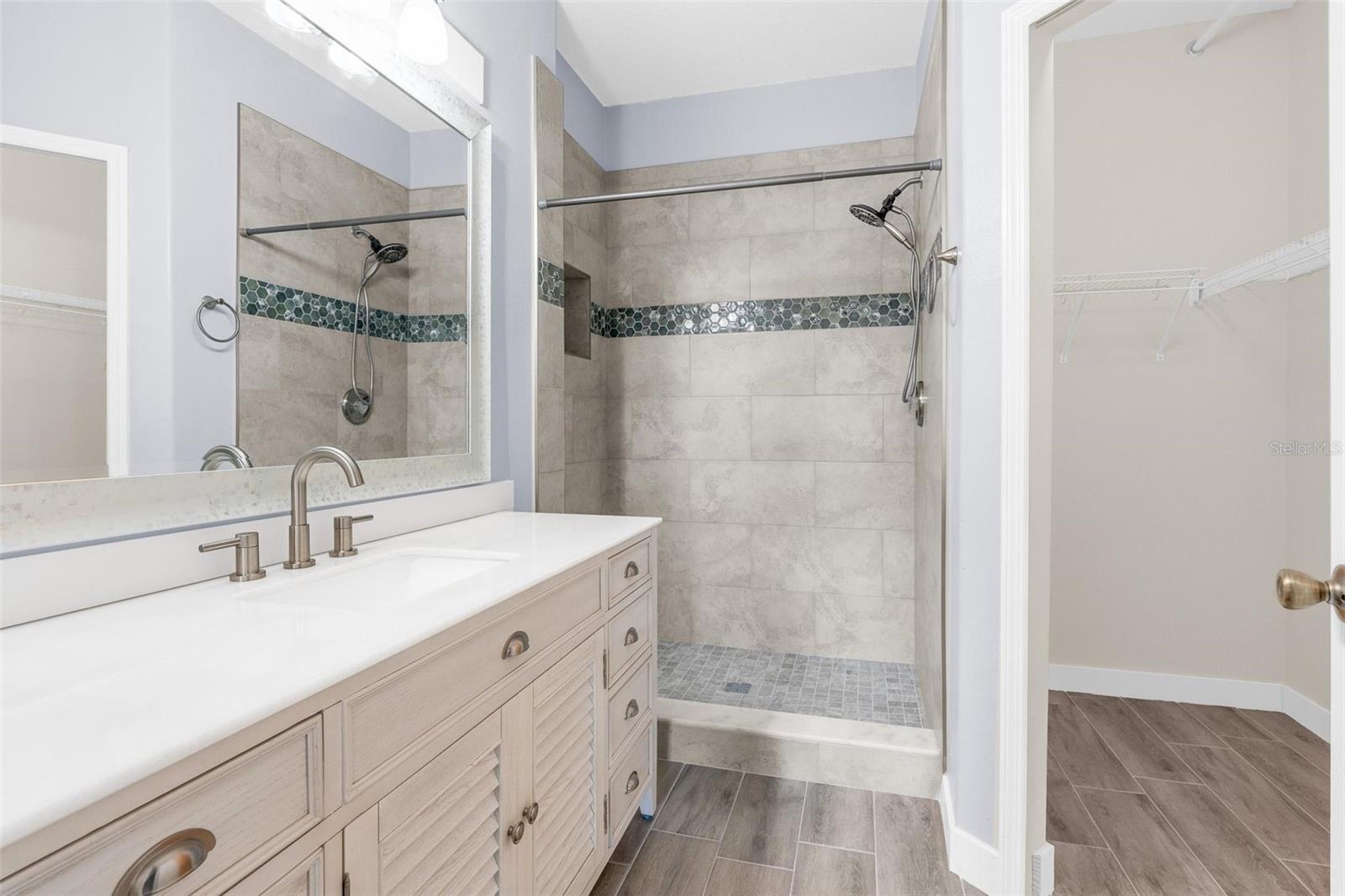 Image 22 of 41 For 9664 Doris Lane