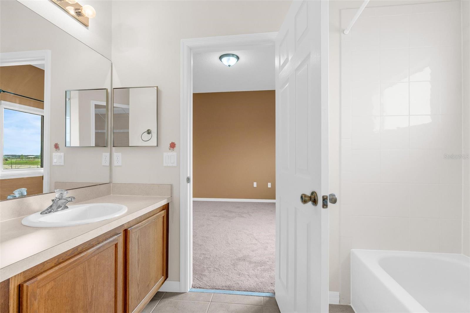 Image 26 of 41 For 9664 Doris Lane