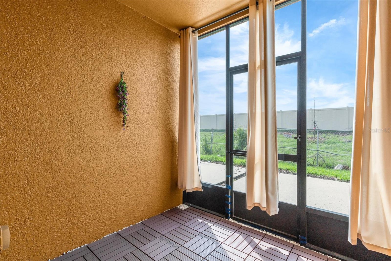 Image 30 of 41 For 9664 Doris Lane