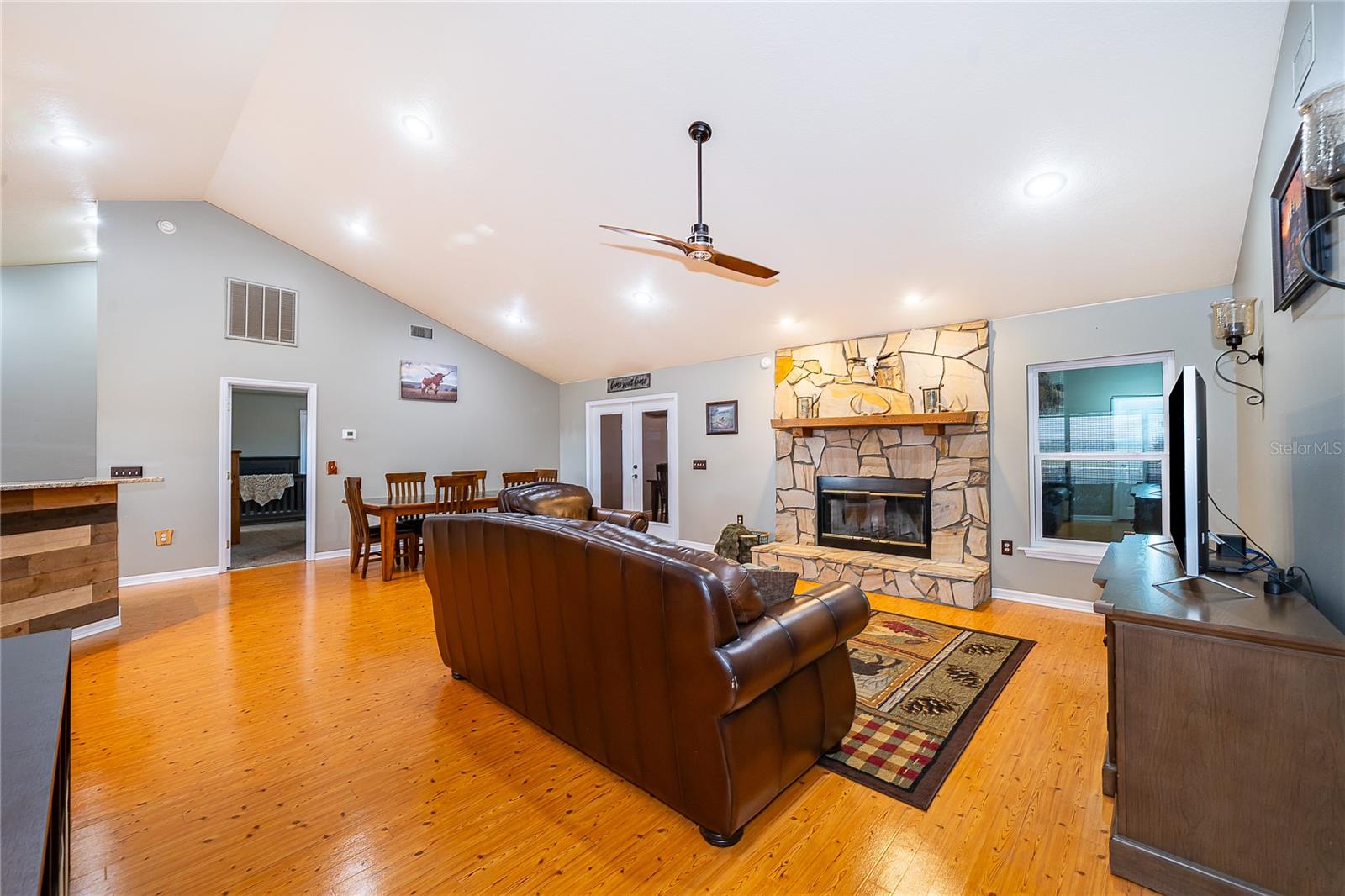 Image 27 of 48 For 3398 Masterpiece Road