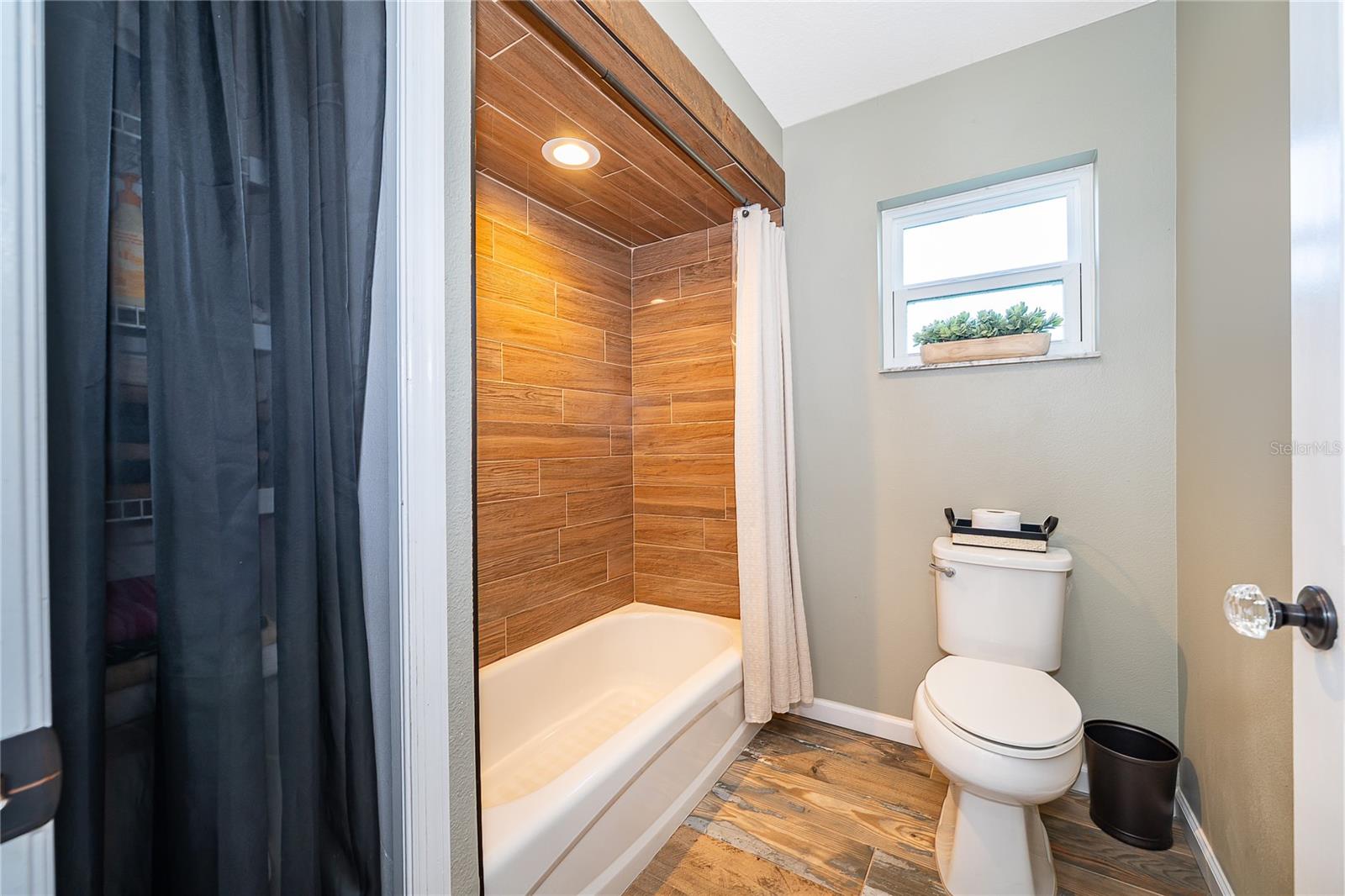 Image 33 of 48 For 3398 Masterpiece Road