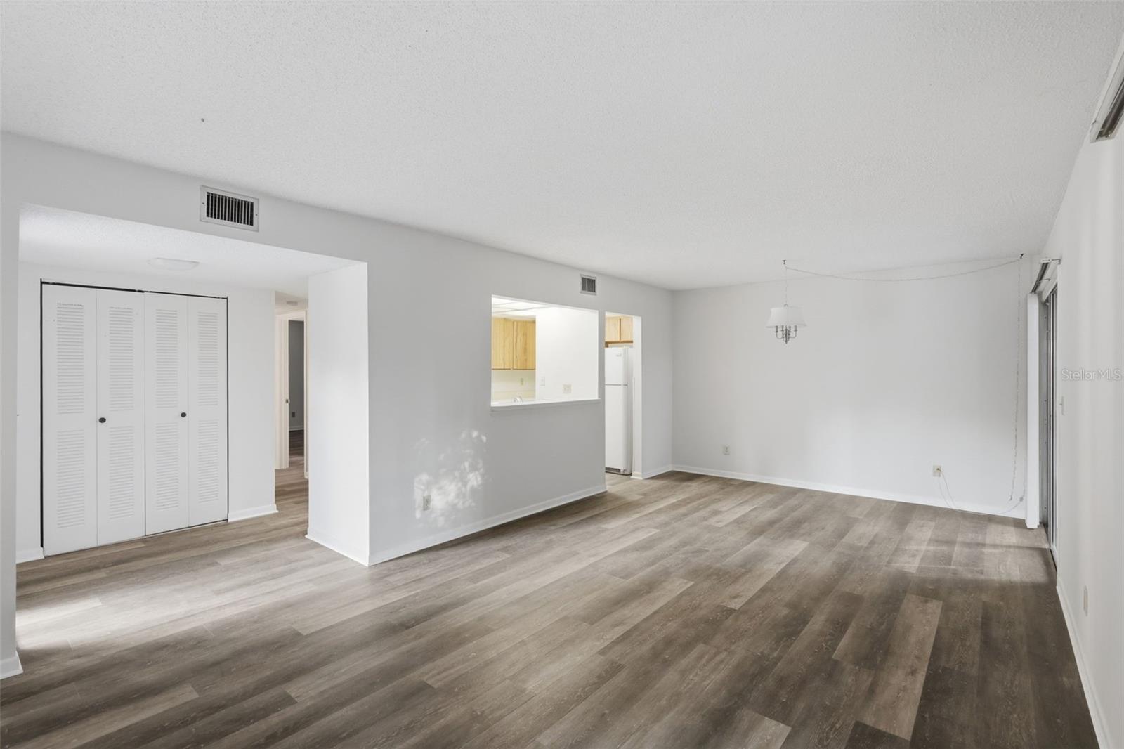 Image 9 of 33 For 100 Sweetgum Woods Court 9b