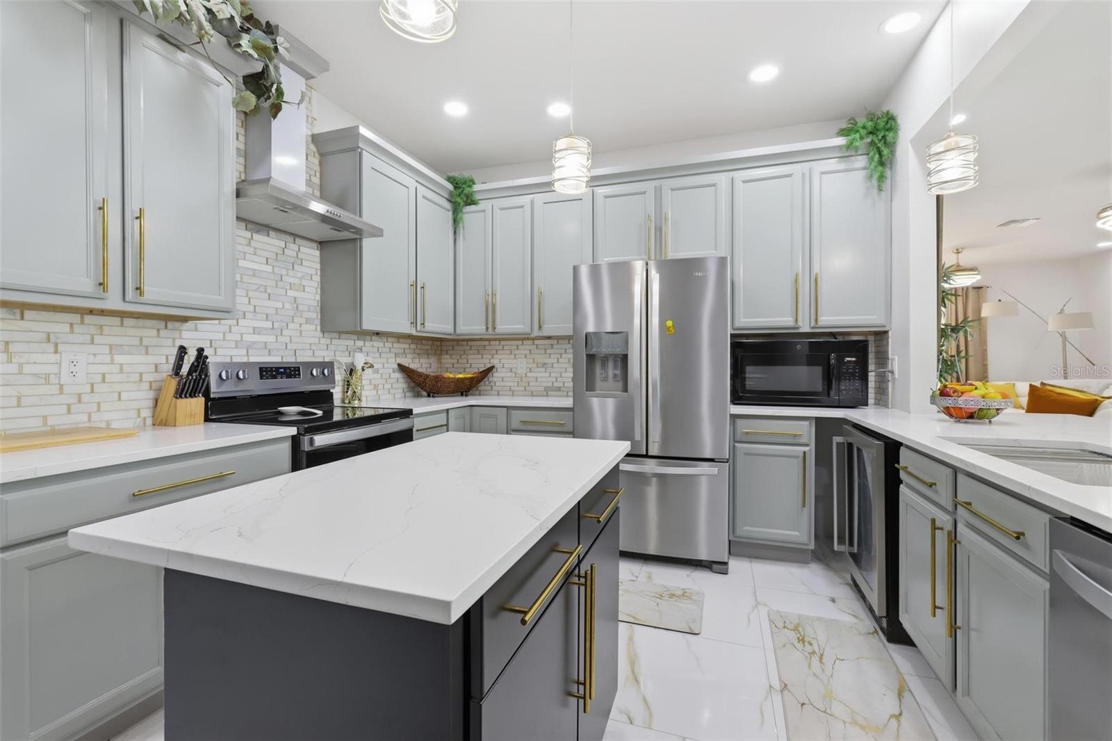 Image 12 of 47 For 1026 Beresford Road