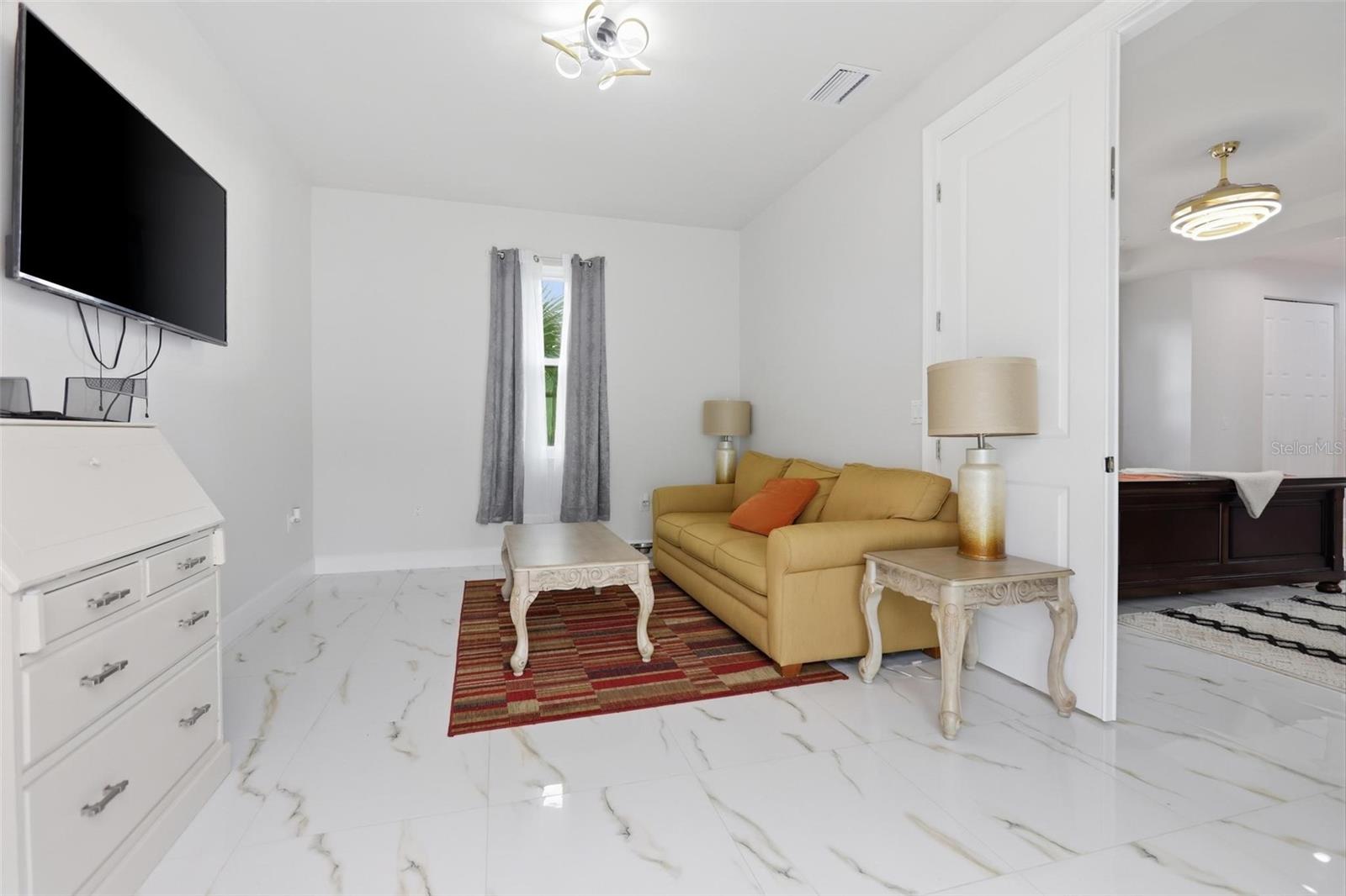 Image 15 of 47 For 1026 Beresford Road