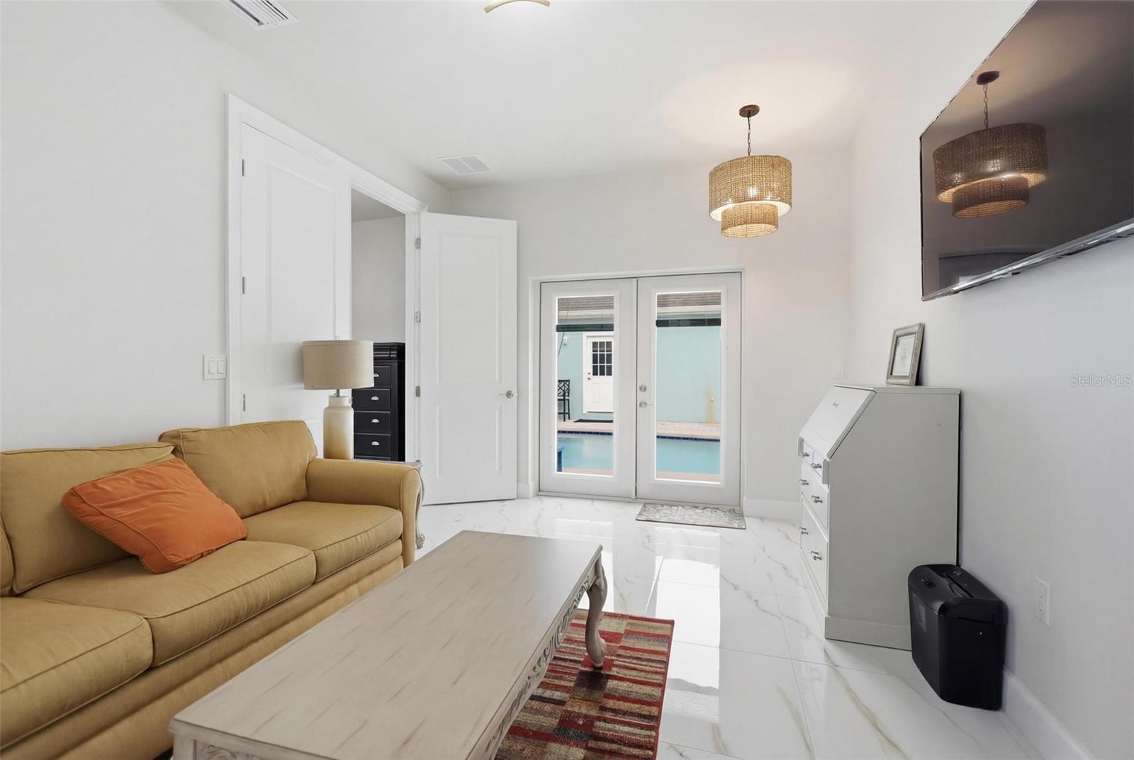 Image 16 of 47 For 1026 Beresford Road