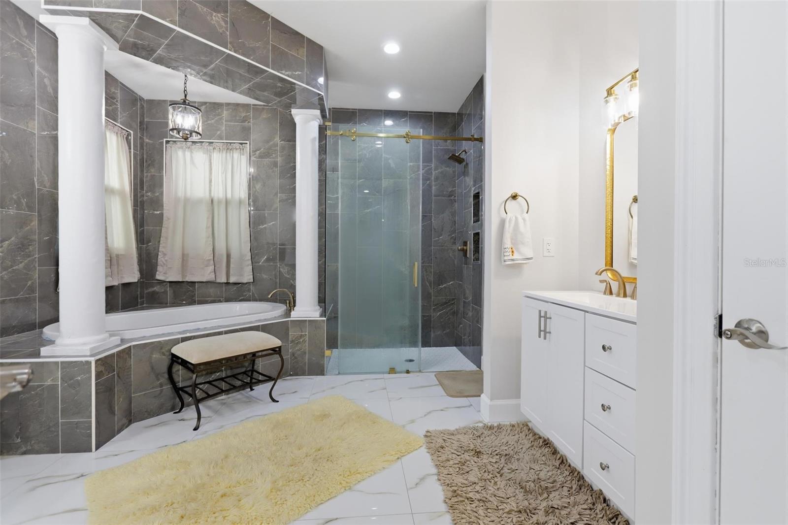 Image 18 of 47 For 1026 Beresford Road