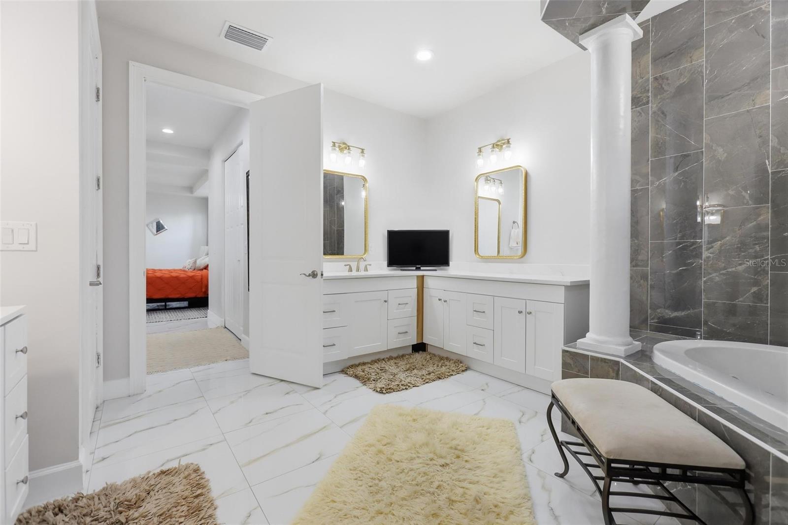 Image 19 of 47 For 1026 Beresford Road