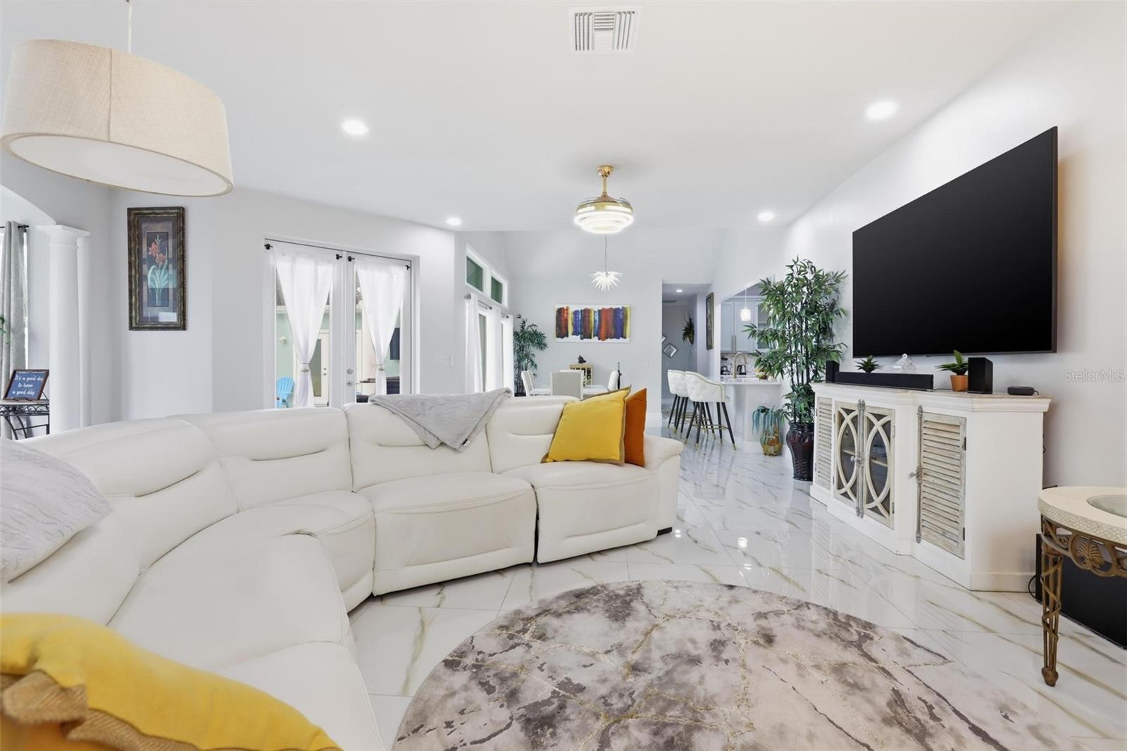 Image 7 of 47 For 1026 Beresford Road