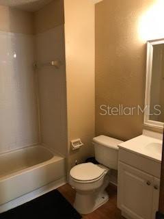 Image 15 of 34 For 431 Rich Avenue 429