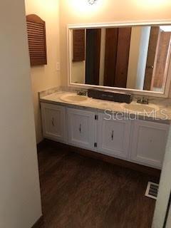 Image 27 of 34 For 431 Rich Avenue 429