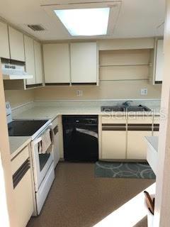 Image 4 of 34 For 431 Rich Avenue 429