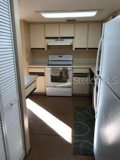 Image 7 of 34 For 431 Rich Avenue 429