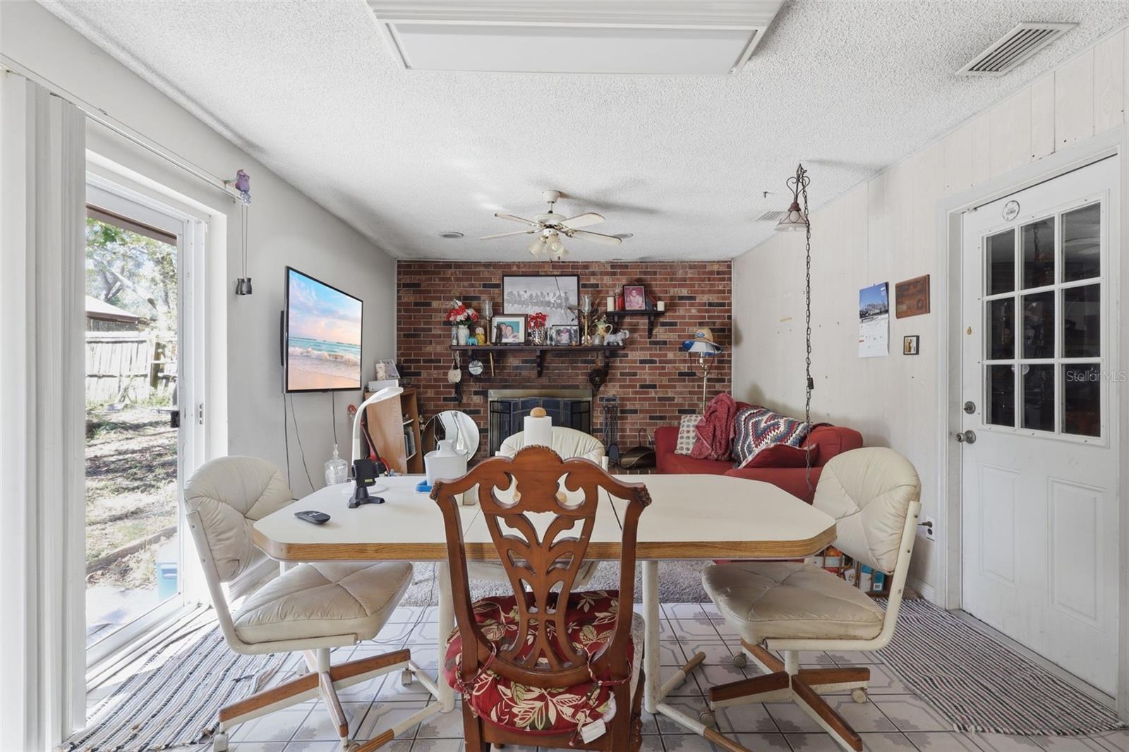 Image 18 of 36 For 1480 Gaudrey Street