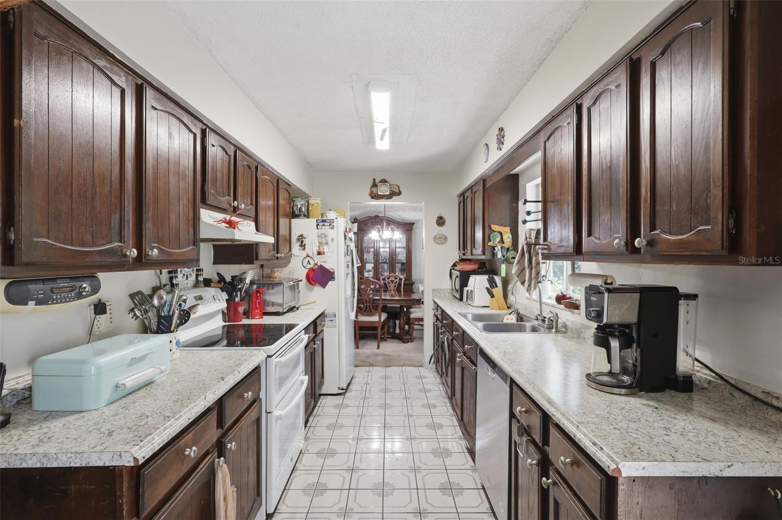 Image 22 of 36 For 1480 Gaudrey Street