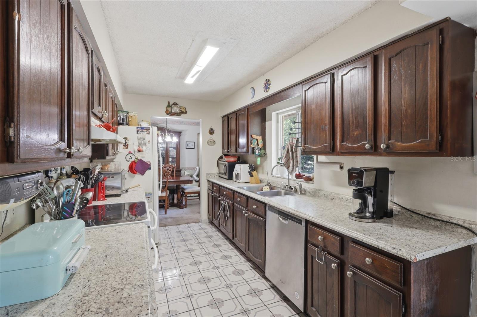 Image 23 of 36 For 1480 Gaudrey Street