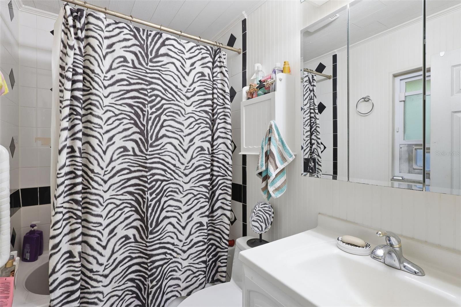 Image 31 of 36 For 1480 Gaudrey Street