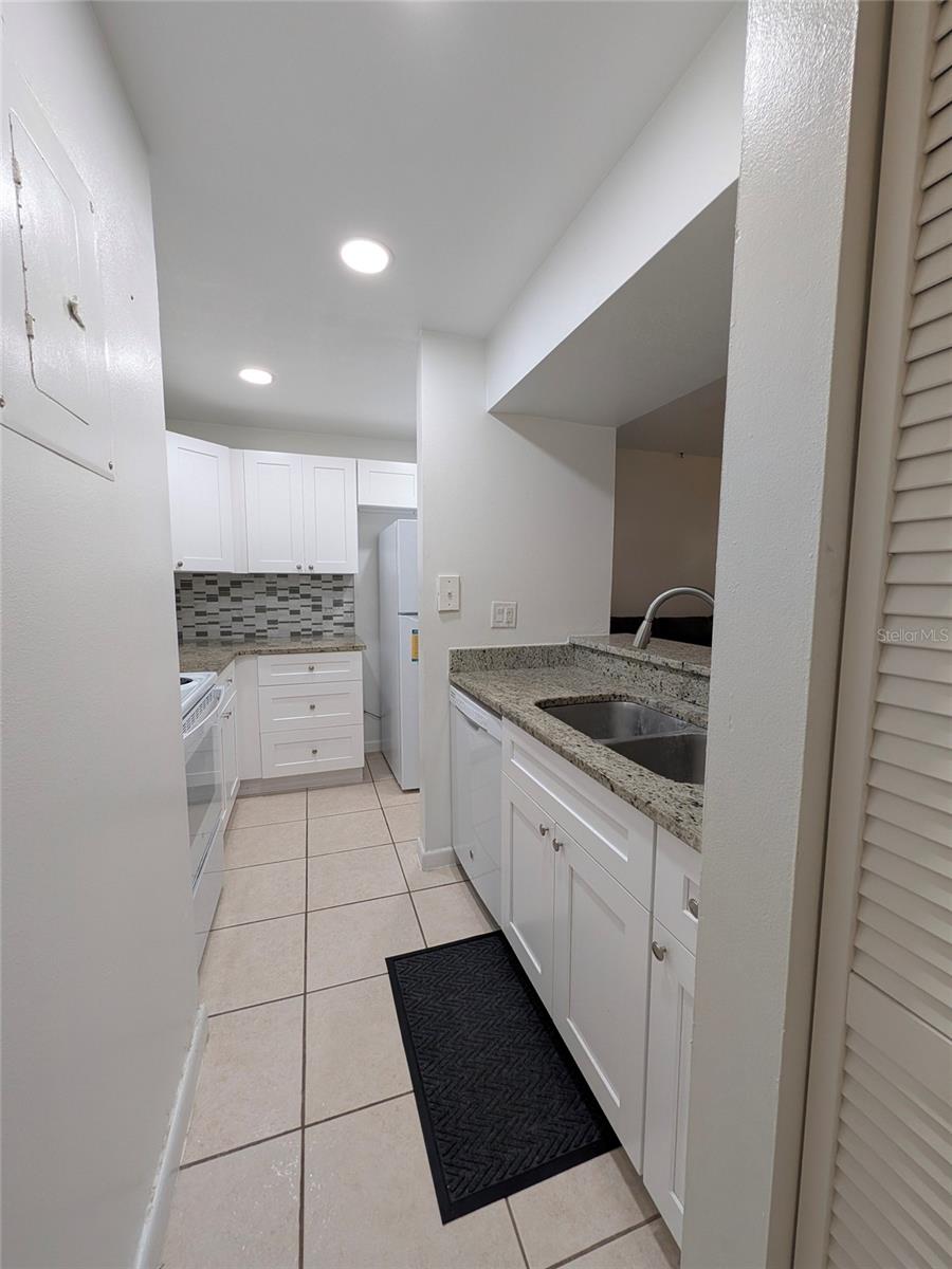 Image 12 of 33 For 190 Hickory Woods Court 9a