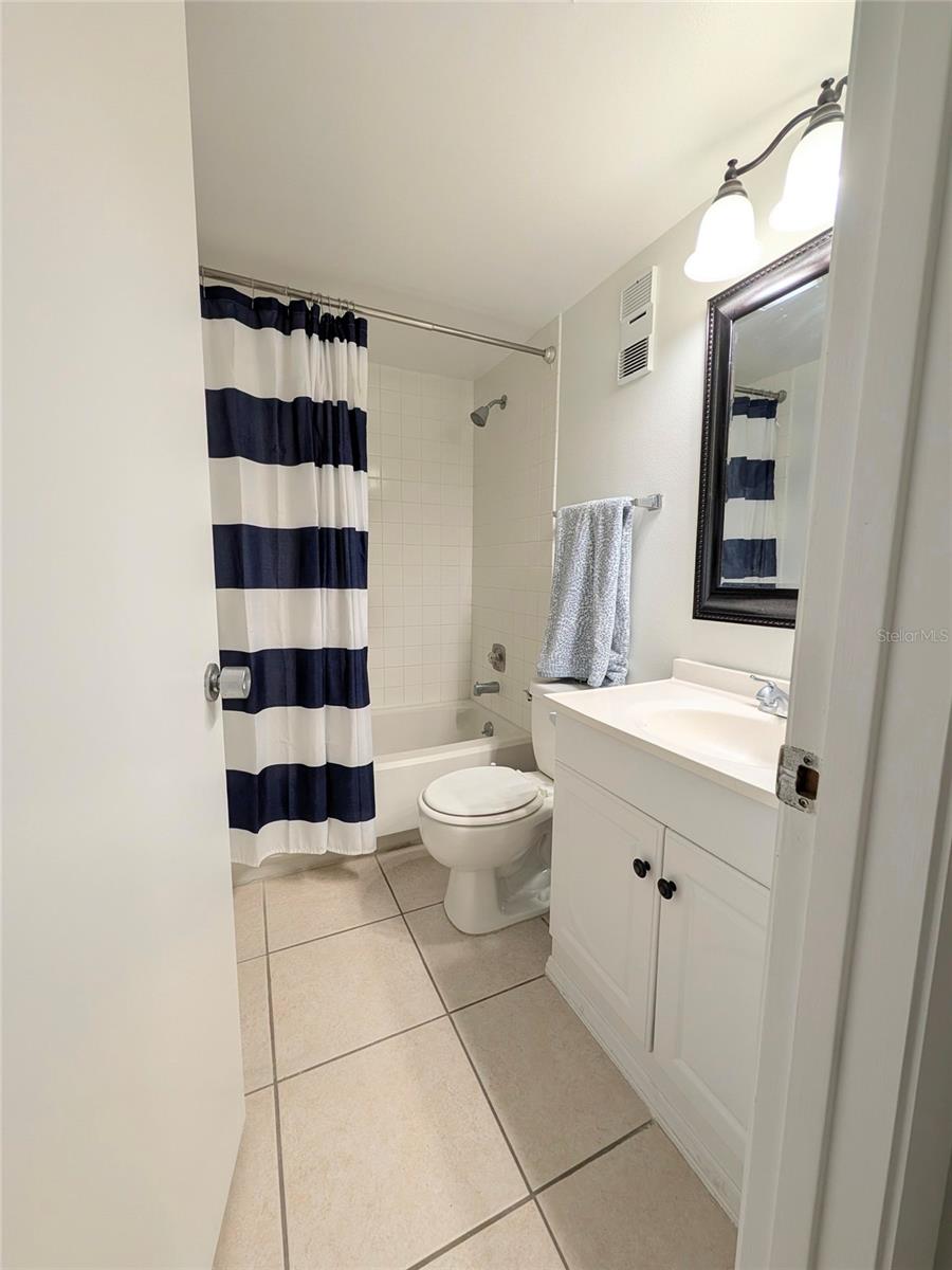 Image 15 of 33 For 190 Hickory Woods Court 9a