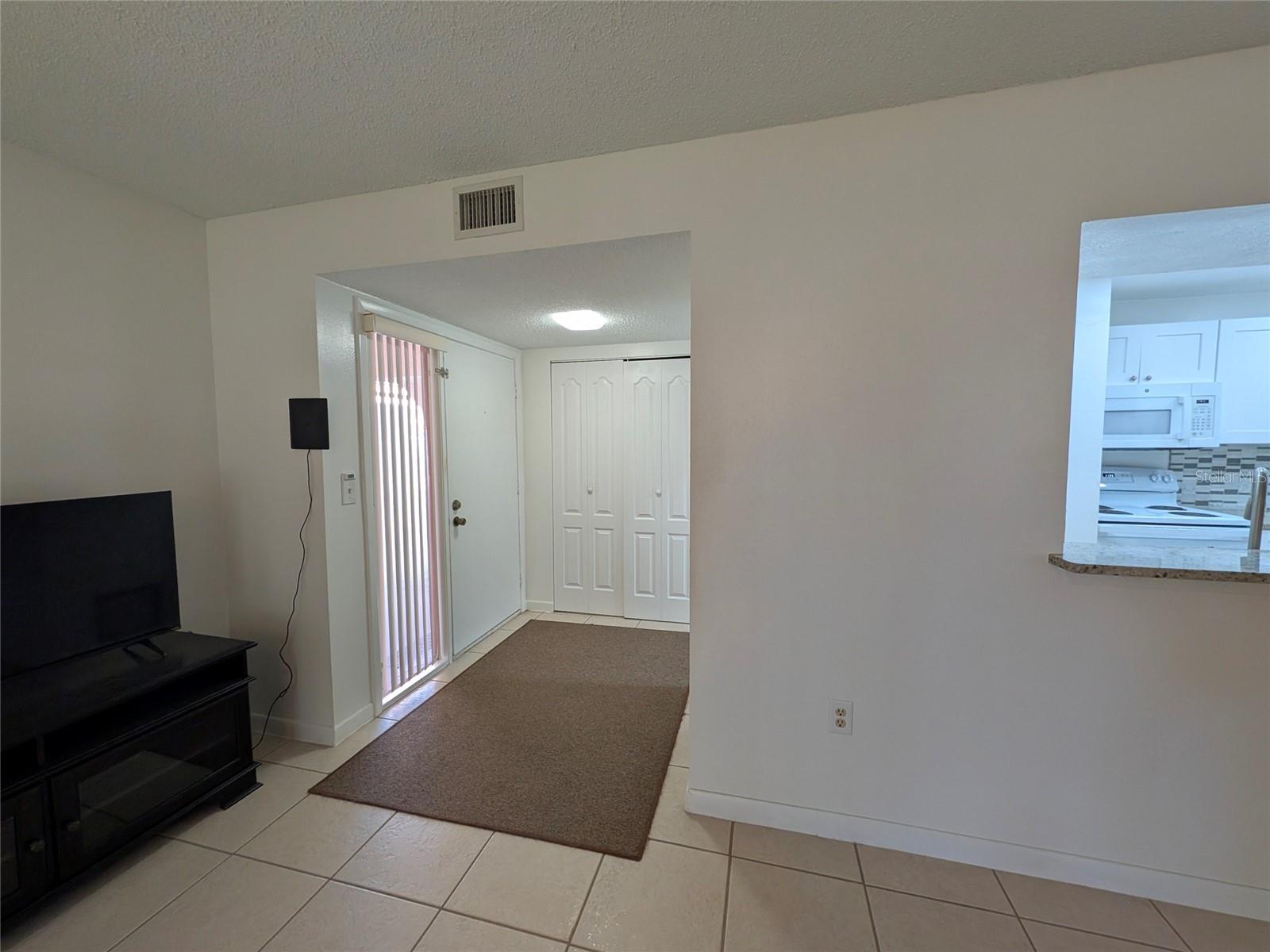 Image 7 of 33 For 190 Hickory Woods Court 9a