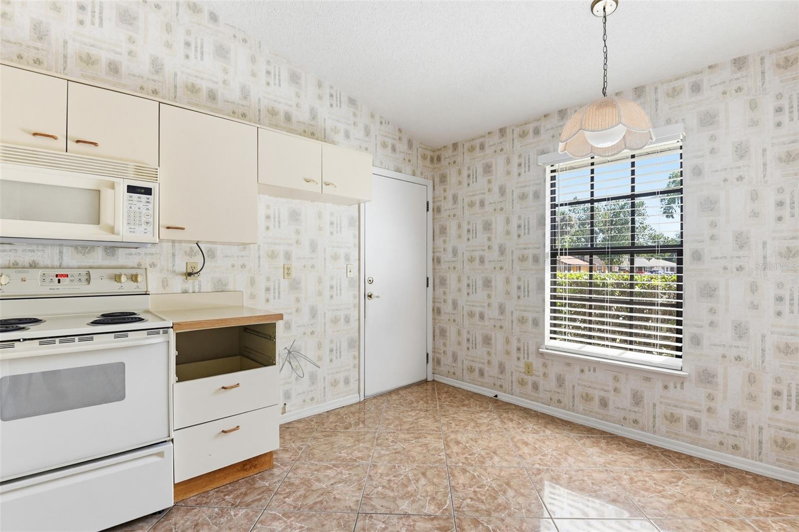 Image 10 of 65 For 3746 Gatewood Drive