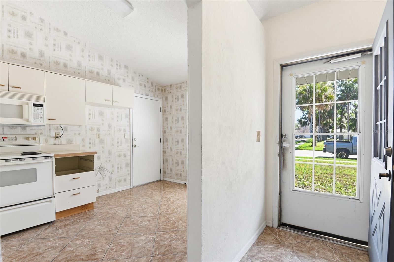 Image 5 of 65 For 3746 Gatewood Drive