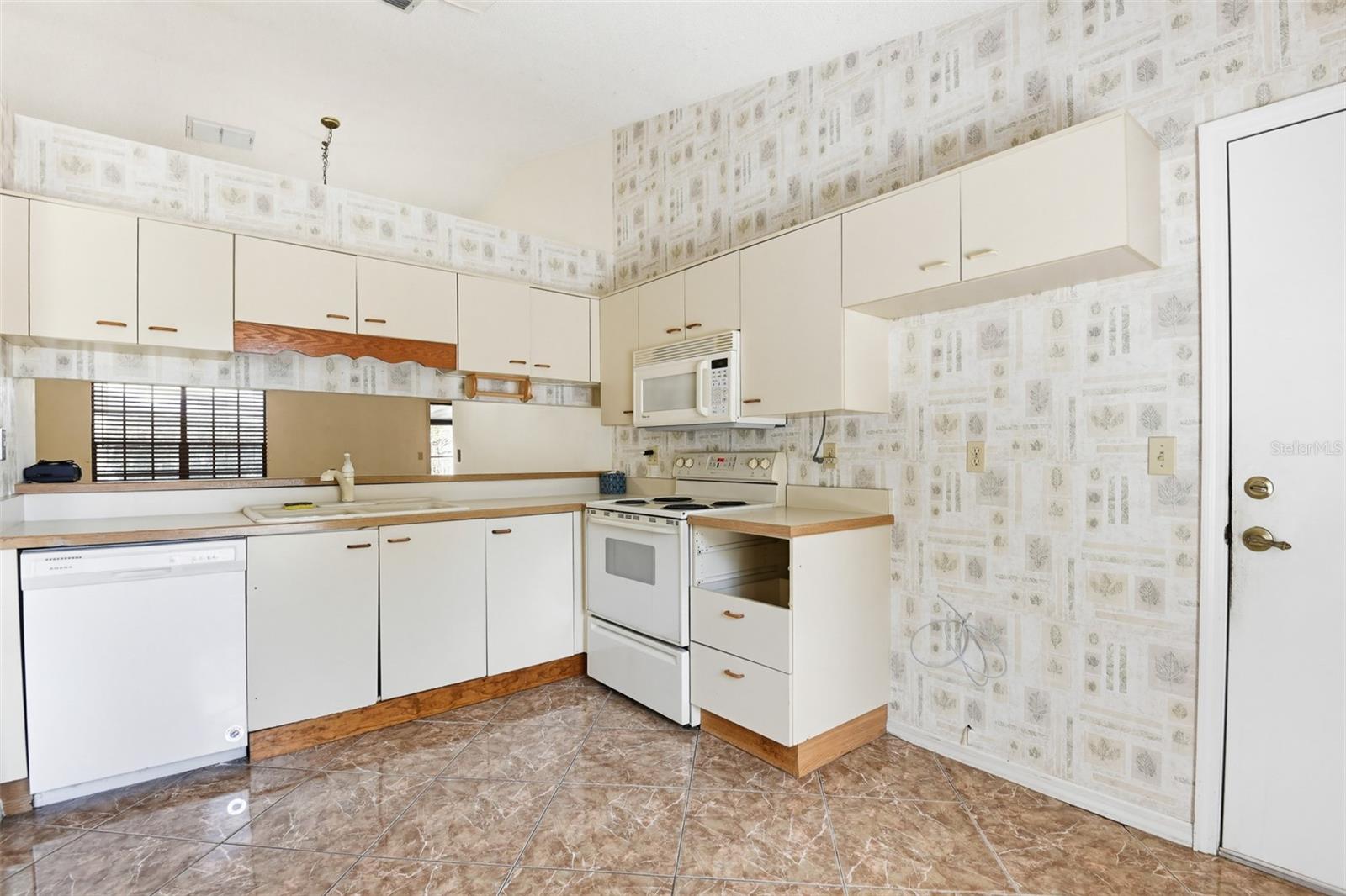 Image 6 of 65 For 3746 Gatewood Drive