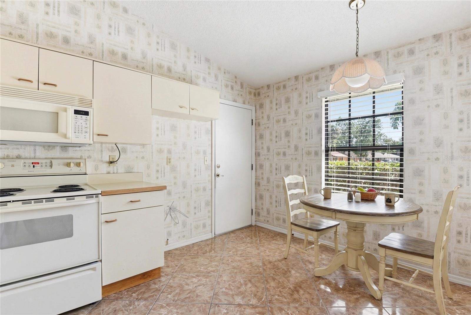 Image 9 of 65 For 3746 Gatewood Drive