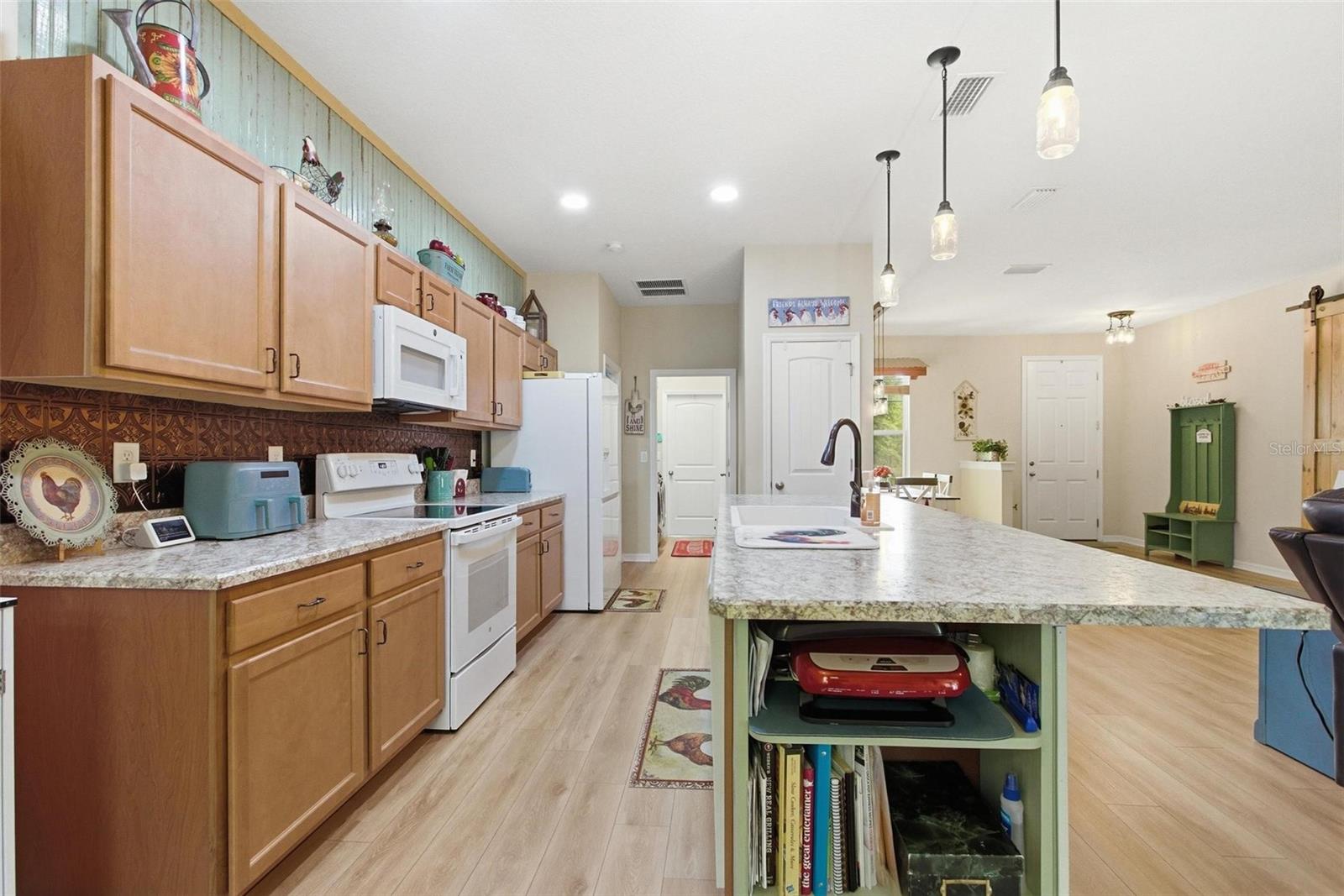 Image 9 of 49 For 2200 Clara Avenue