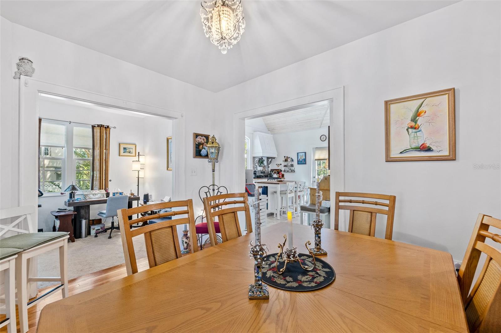 Image 11 of 53 For 623 Amelia Avenue