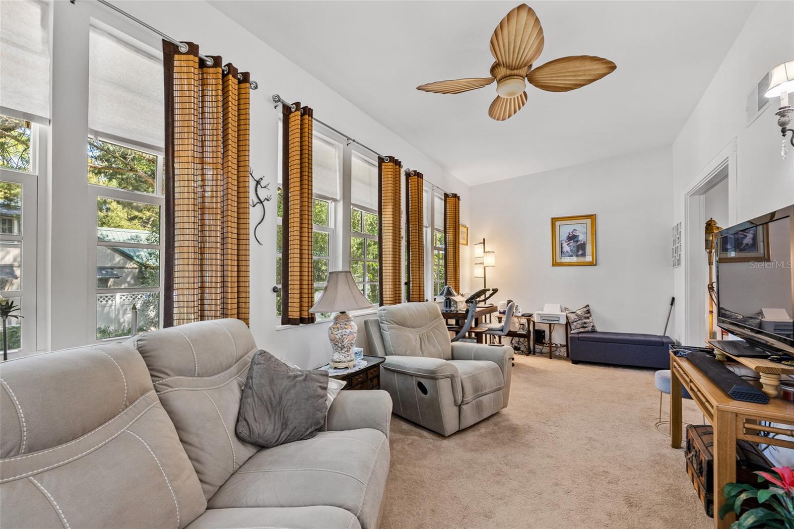 Image 13 of 53 For 623 Amelia Avenue