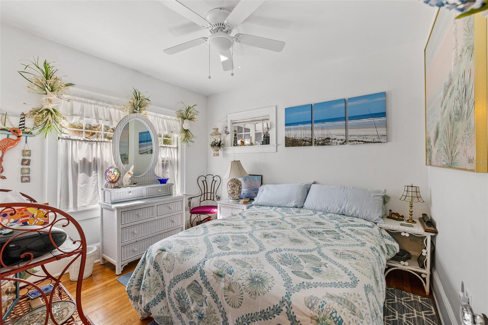 Image 18 of 53 For 623 Amelia Avenue