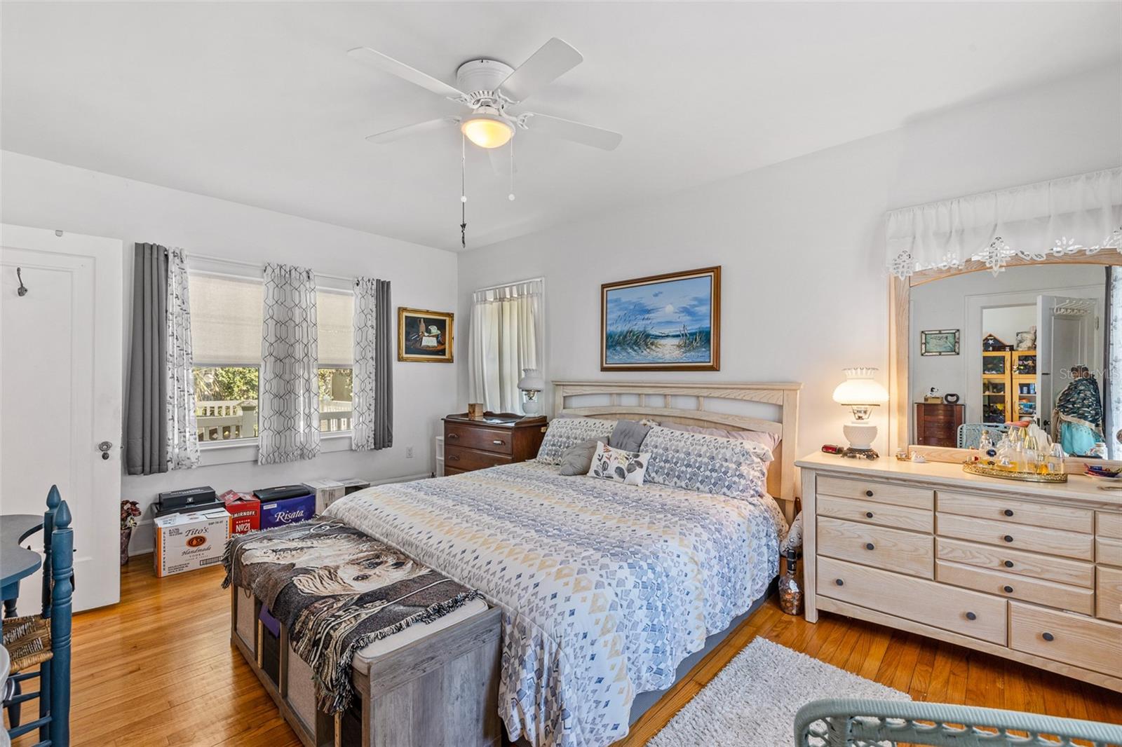 Image 21 of 53 For 623 Amelia Avenue