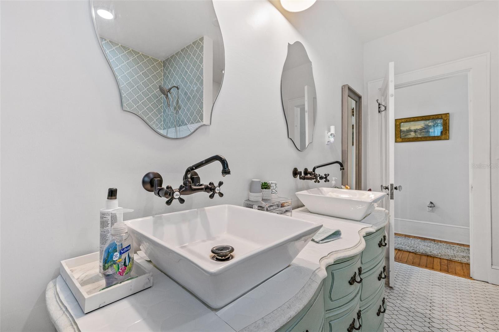 Image 26 of 53 For 623 Amelia Avenue