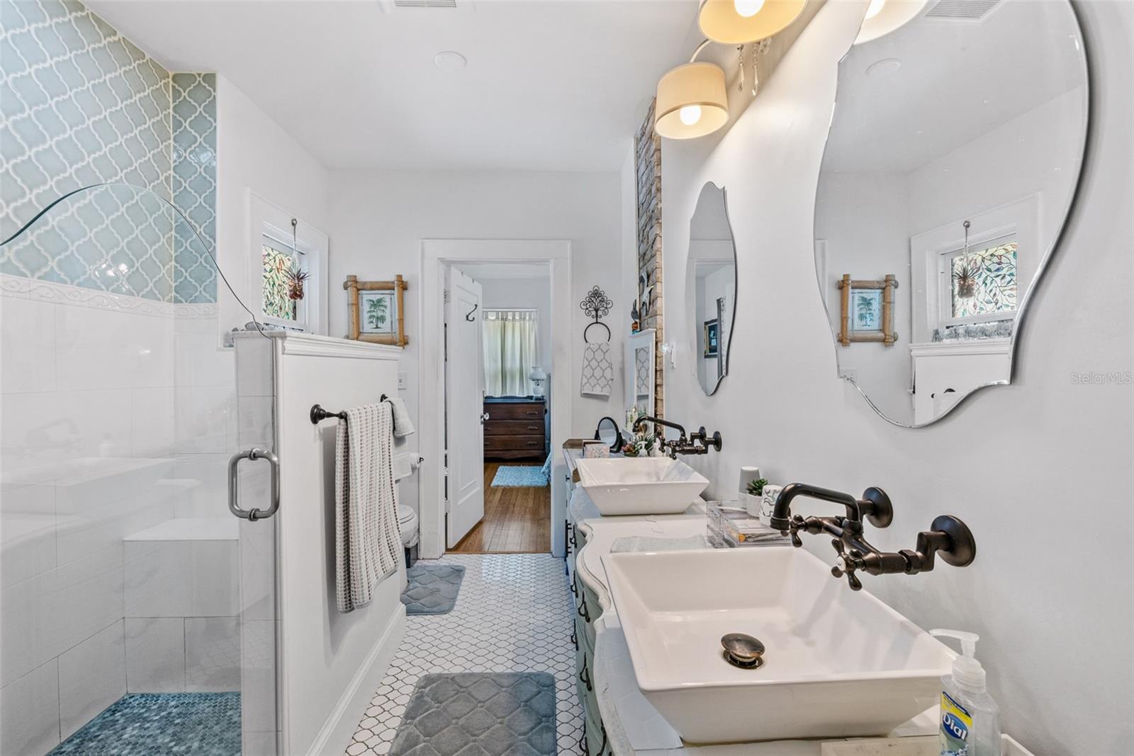 Image 28 of 53 For 623 Amelia Avenue