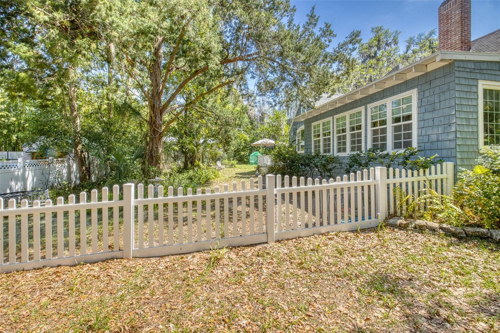 Image 30 of 53 For 623 Amelia Avenue