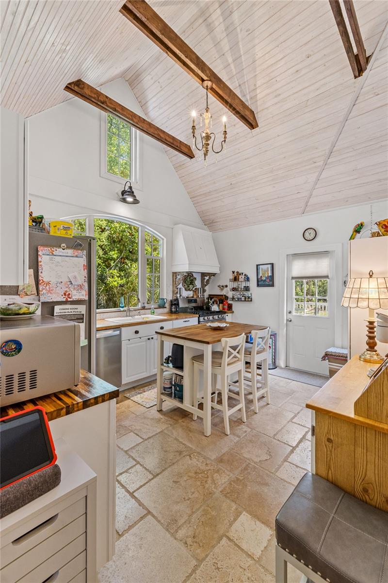 Image 5 of 53 For 623 Amelia Avenue