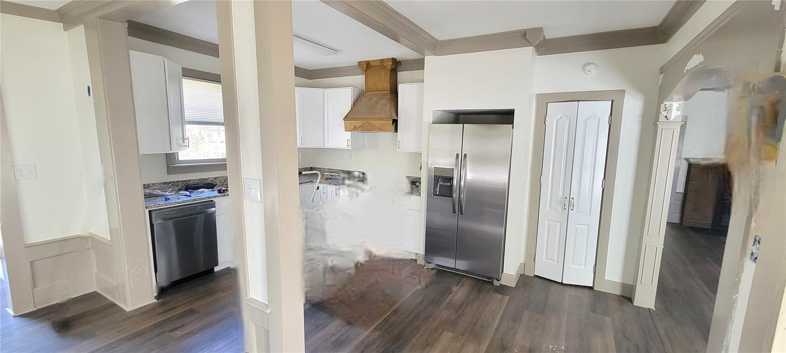 Image 7 of 17 For 735 Montreville Ave