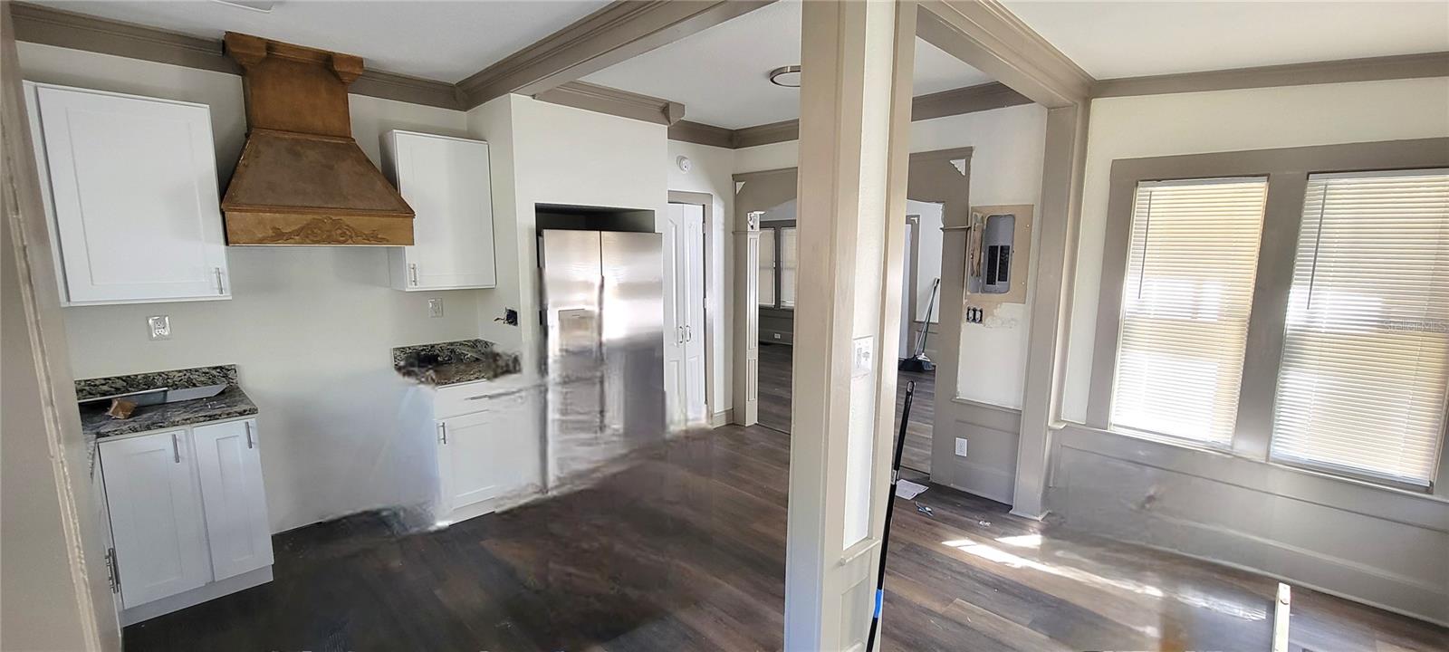 Image 8 of 17 For 735 Montreville Ave