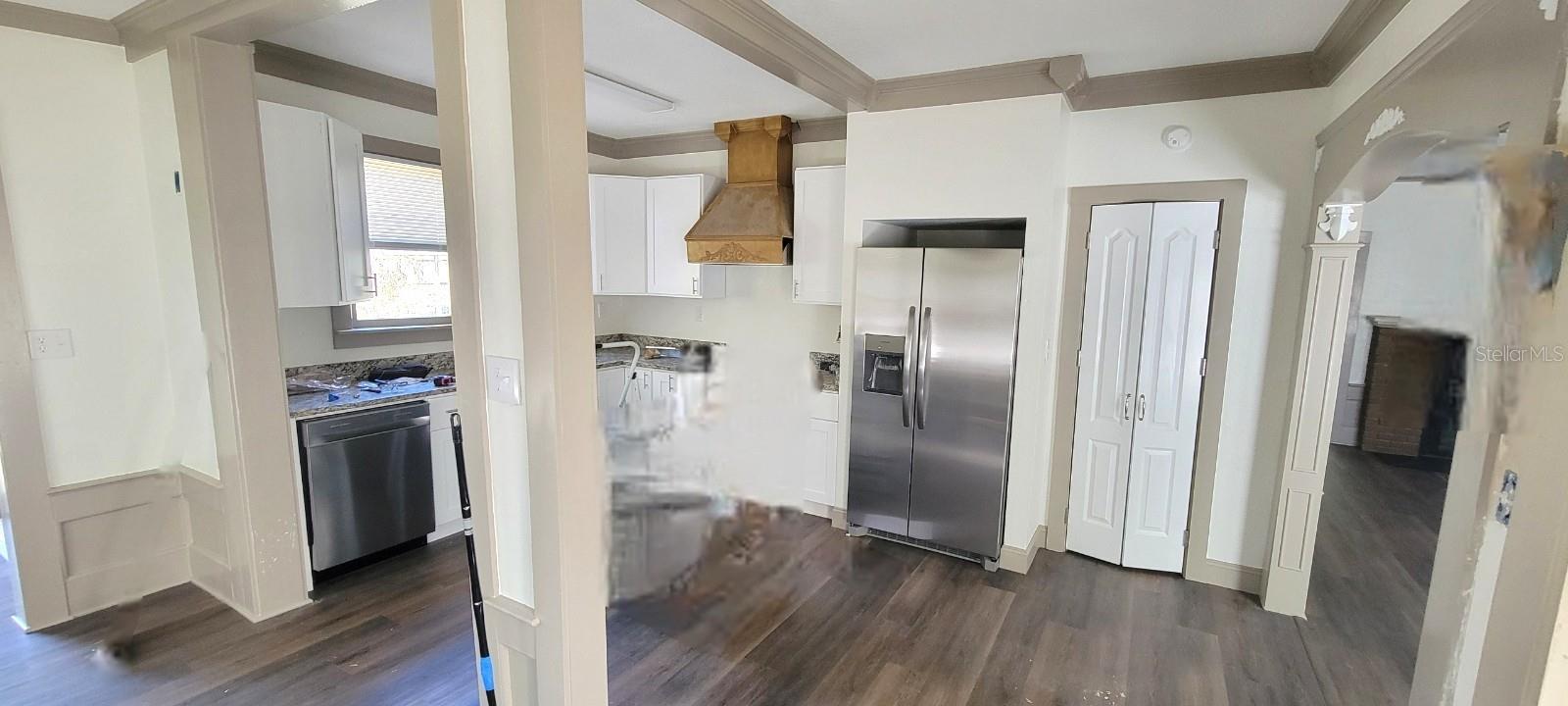 Image 9 of 17 For 735 Montreville Ave