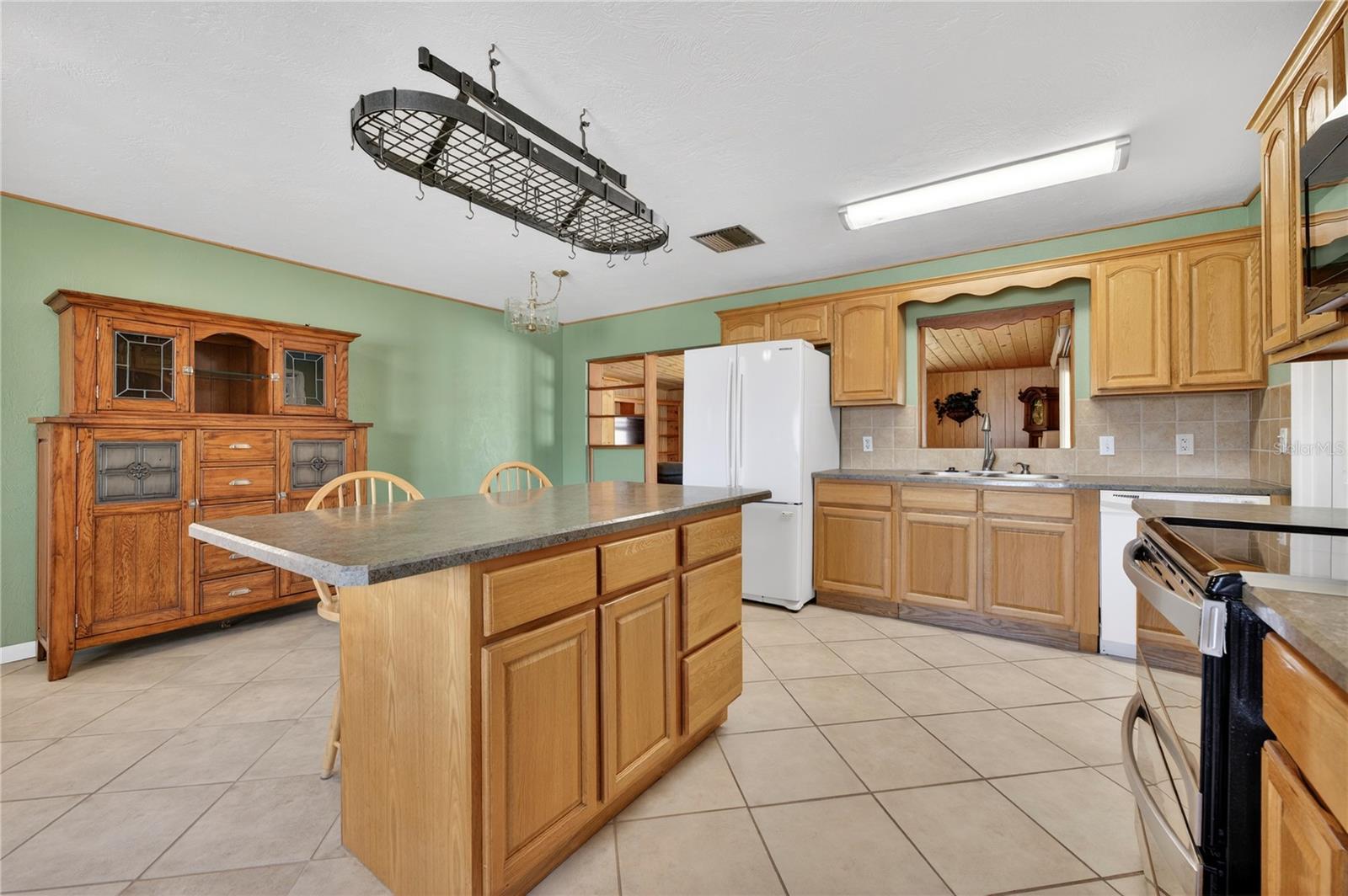 Image 11 of 35 For 1968 Carolina Avenue