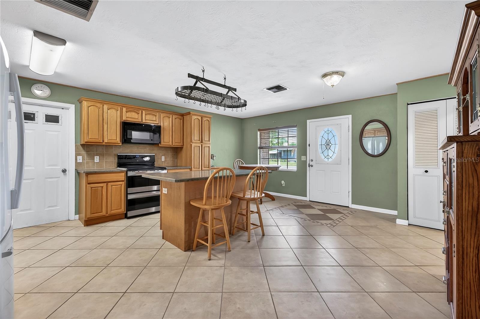 Image 14 of 35 For 1968 Carolina Avenue