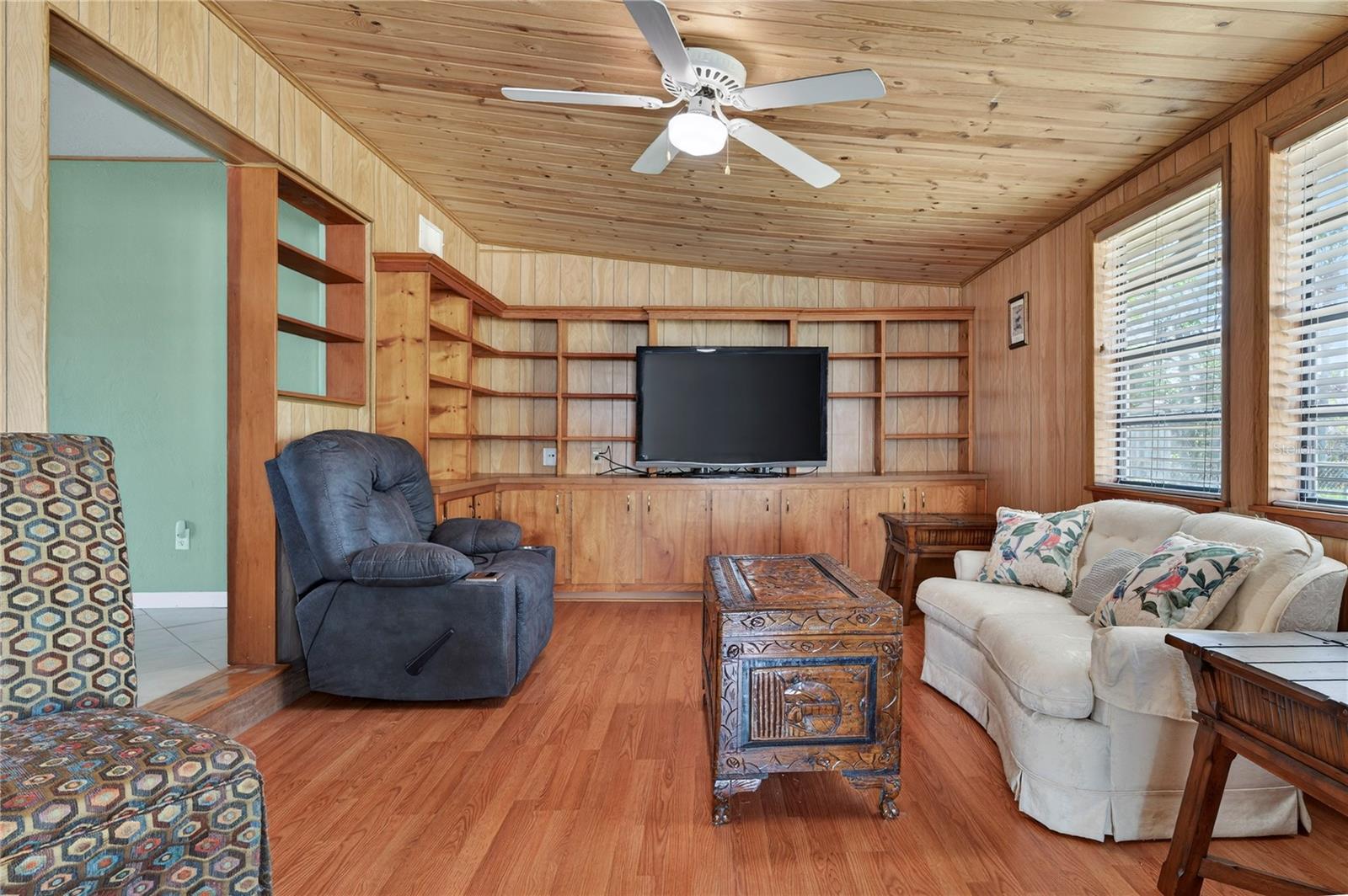 Image 21 of 35 For 1968 Carolina Avenue