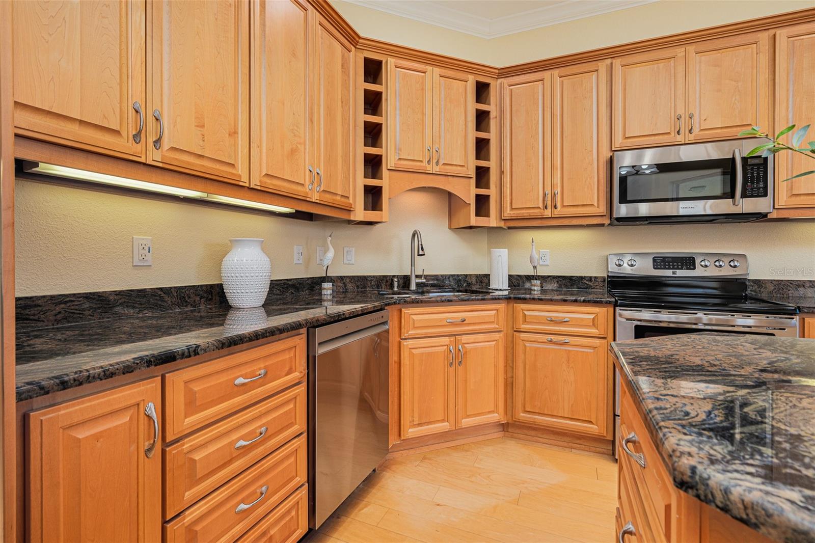 Image 32 of 72 For 2208 Ocean Shore Boulevard