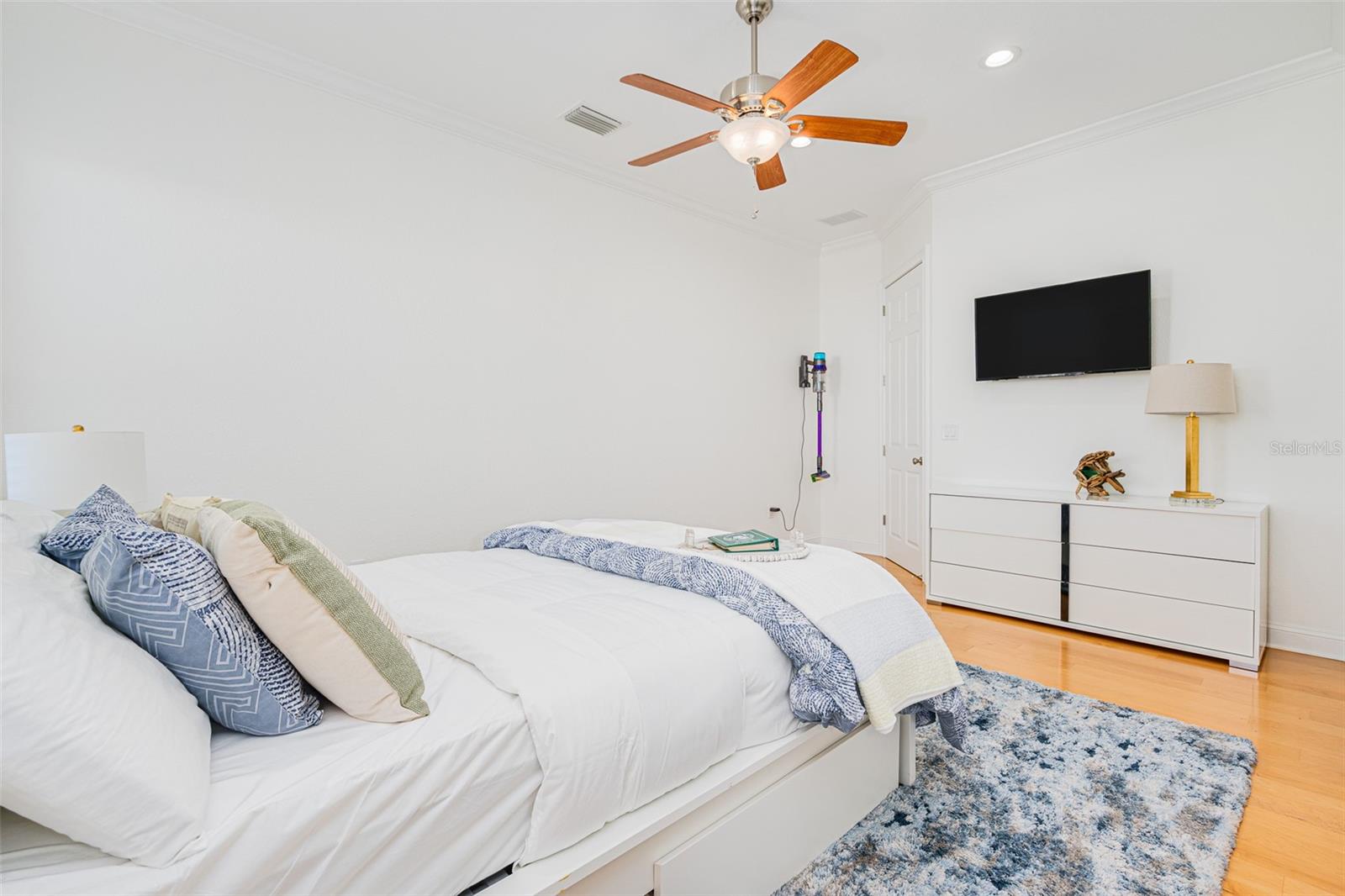 Image 55 of 72 For 2208 Ocean Shore Boulevard