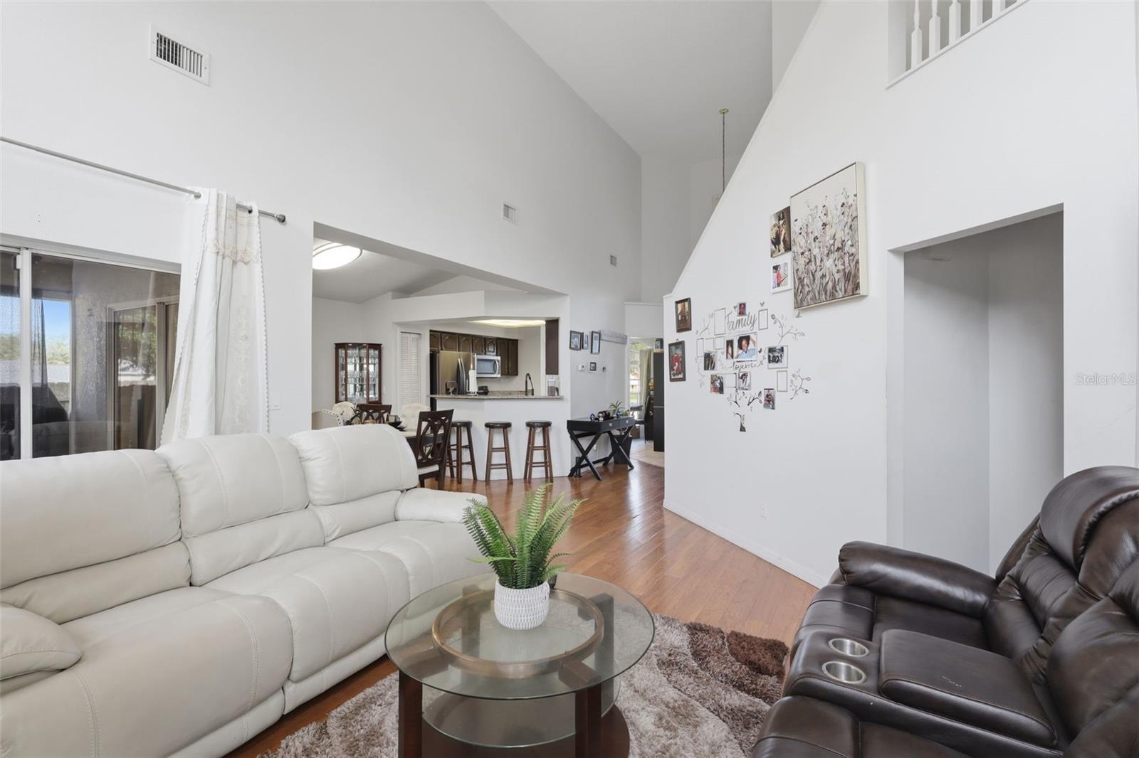 Image 12 of 33 For 399 Cloverleaf Boulevard