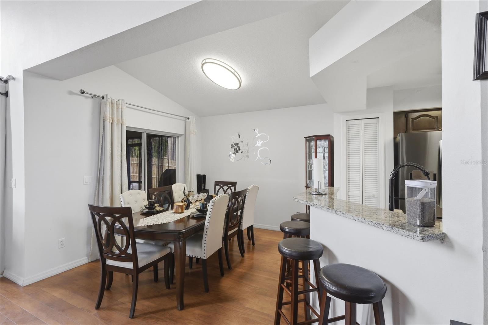 Image 14 of 33 For 399 Cloverleaf Boulevard