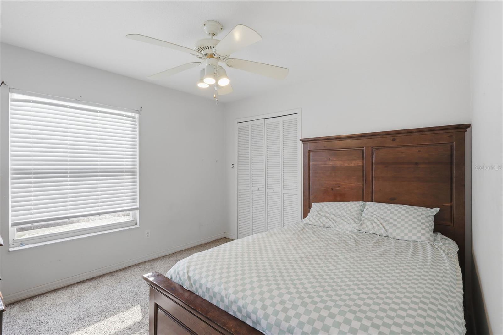 Image 28 of 33 For 399 Cloverleaf Boulevard