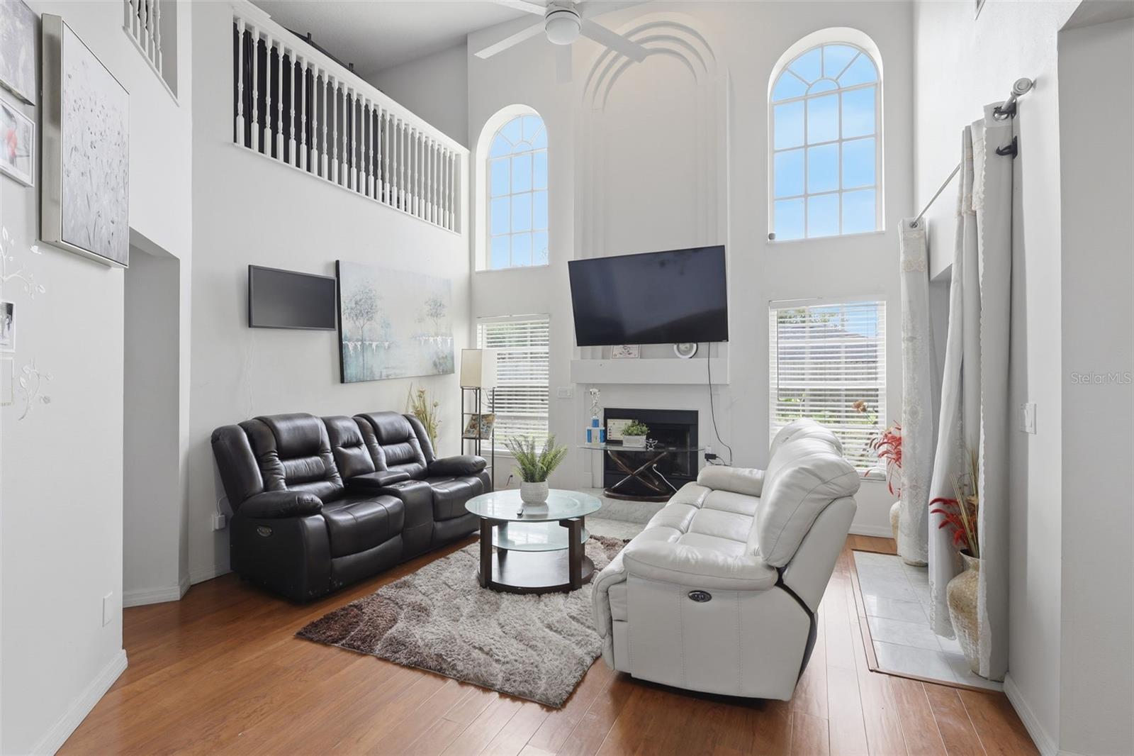 Image 3 of 33 For 399 Cloverleaf Boulevard