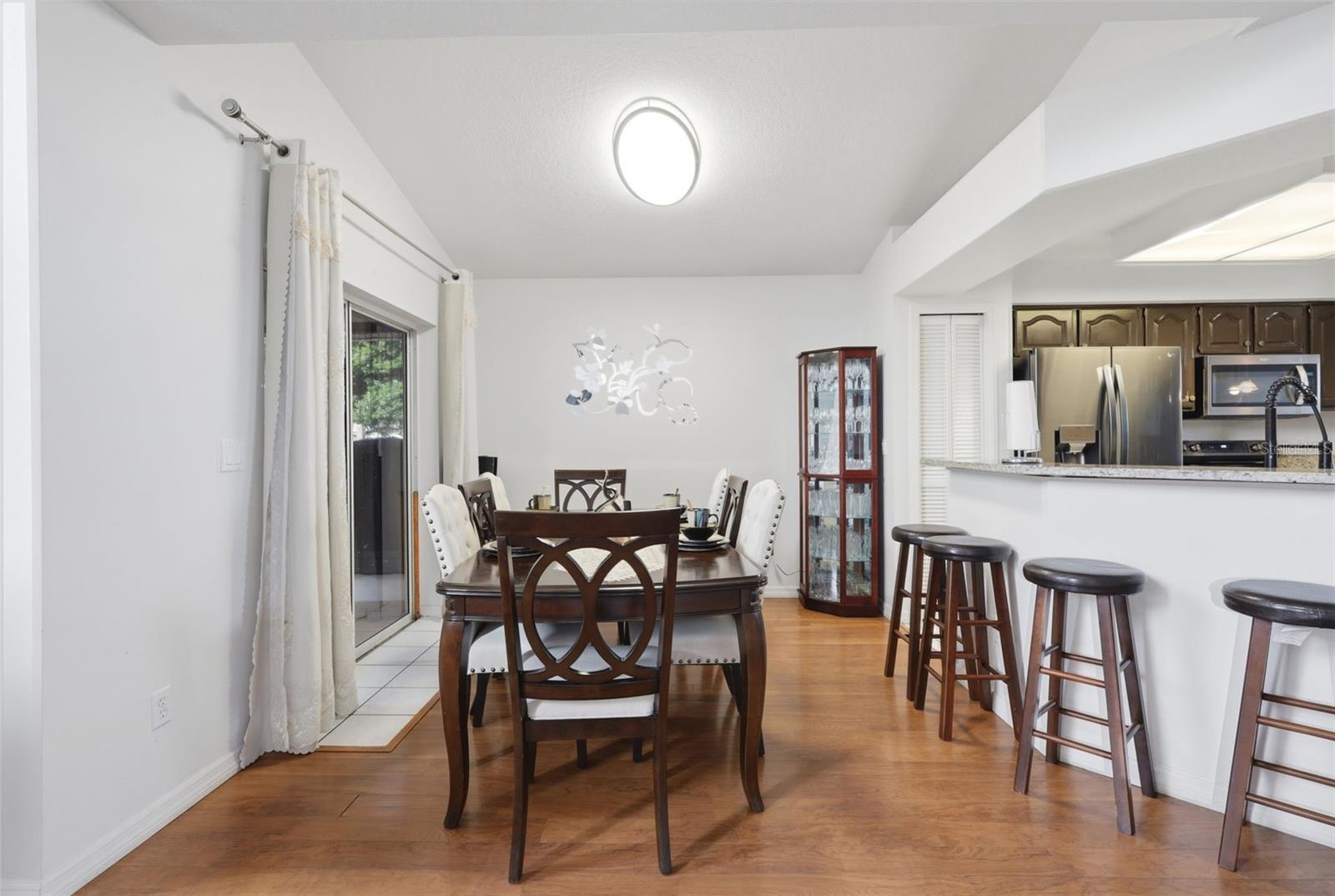 Image 5 of 33 For 399 Cloverleaf Boulevard