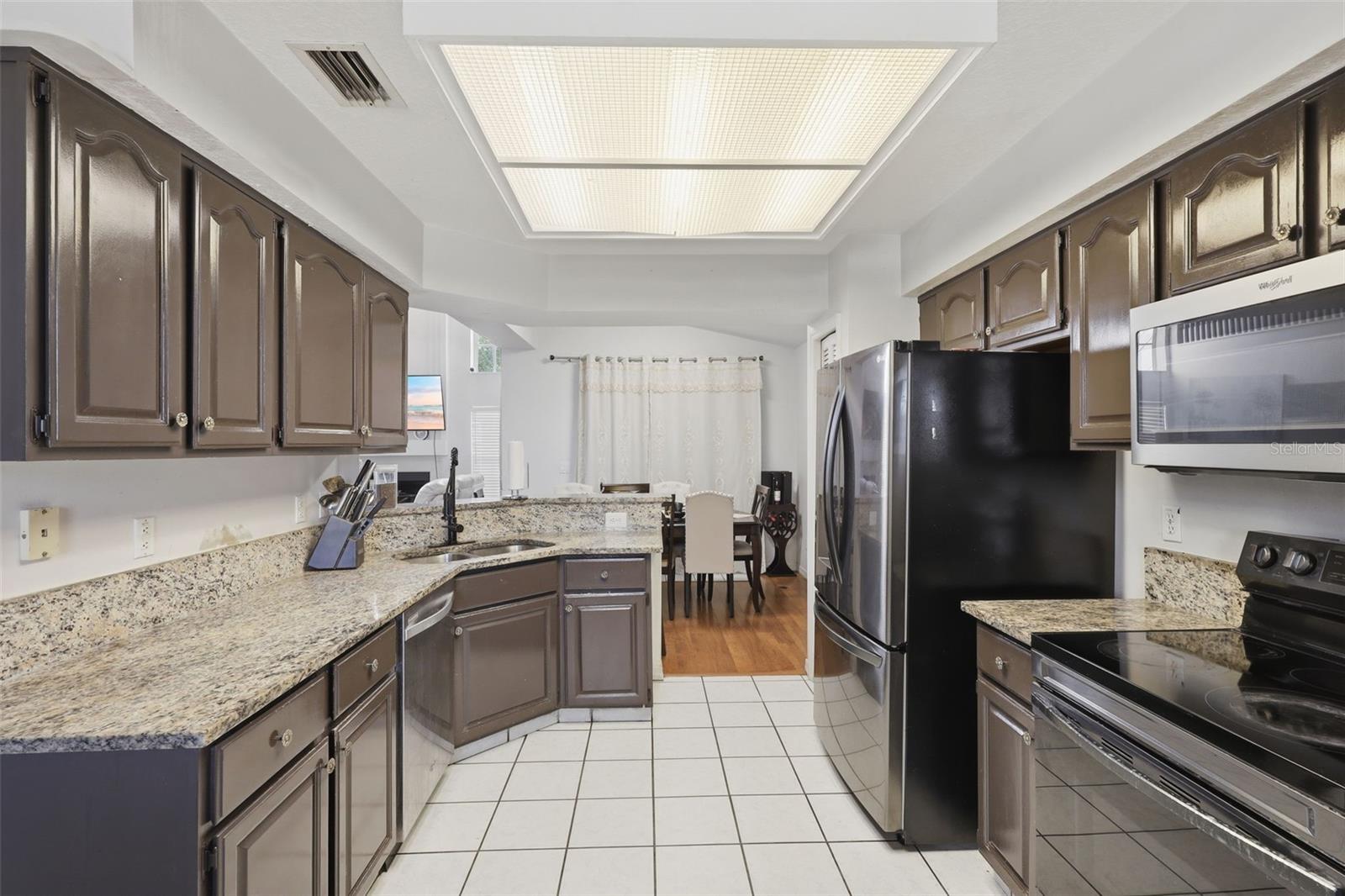 Image 7 of 33 For 399 Cloverleaf Boulevard